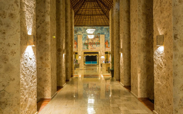 Grand Palladium White Sand Resort & Spa All Inclusive
