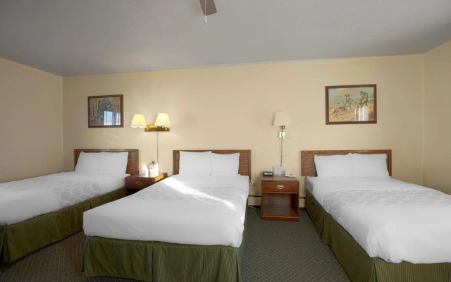 Love Hotels Silver Street by OYO at Hurley WI