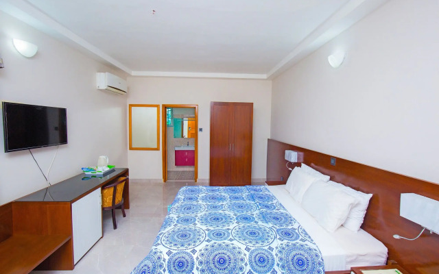Monarch Hotel