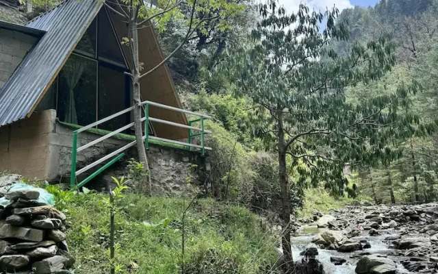 Sunshine Cafe & Cottage Riverside