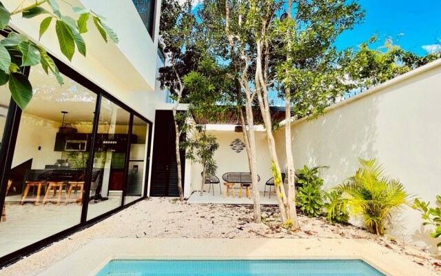 Jungle House By Lockey