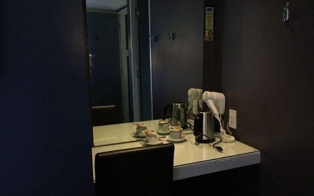 Icon Hotel Macapagal