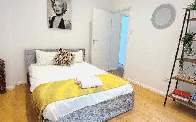 3 Bed Flat Liverpool st Spitalfields