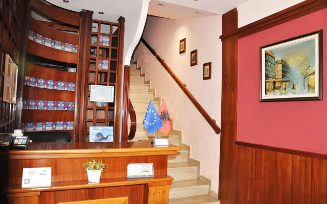 Hotel Lugano Tirana