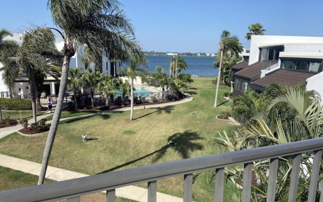 Tropical Bayside Paradise