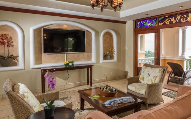 Luxury Ocean View Condo - Ultimate Convenience