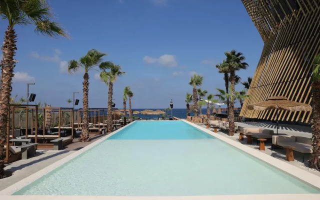 Bebatroun Beach Hotel