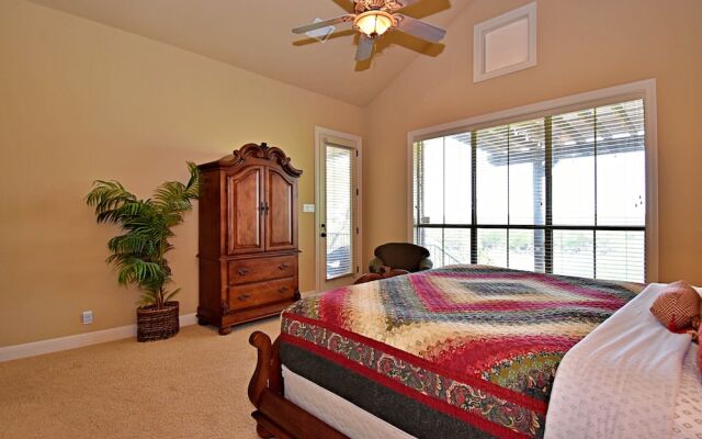 Pet-friendly Oasis in Gated Community!