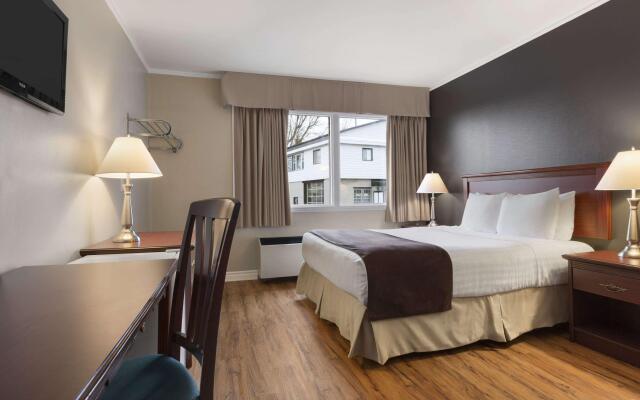 Days Inn by Wyndham Brockville