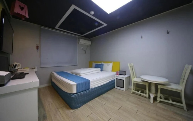 M Motel