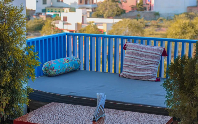 The Sierra - By The Lake