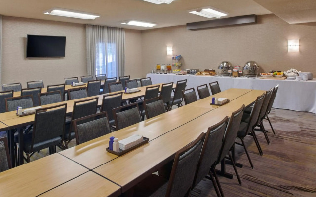 Courtyard by Marriott Detroit Dearborn