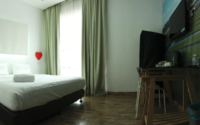 V Garden Hotel