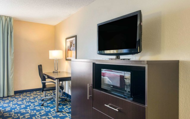 Comfort Inn & Suites Near Universal Orlando Resort - Convention Ctr