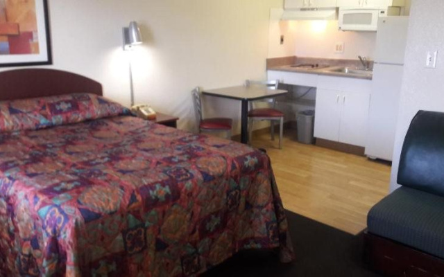 InTown Suites Extended Stay San Antonio TX - Nagodoches Road