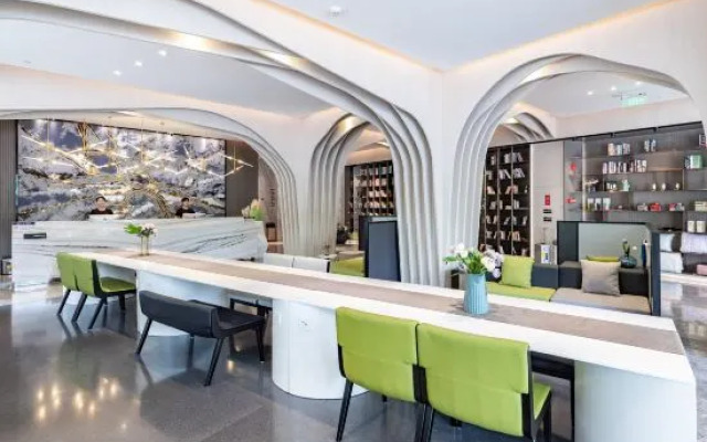 Atour Hotel (Guangzhou Huadou Plaza Metro Station)