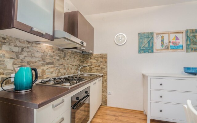 Awesome Home in Kras With Wifi and 2 Bedrooms