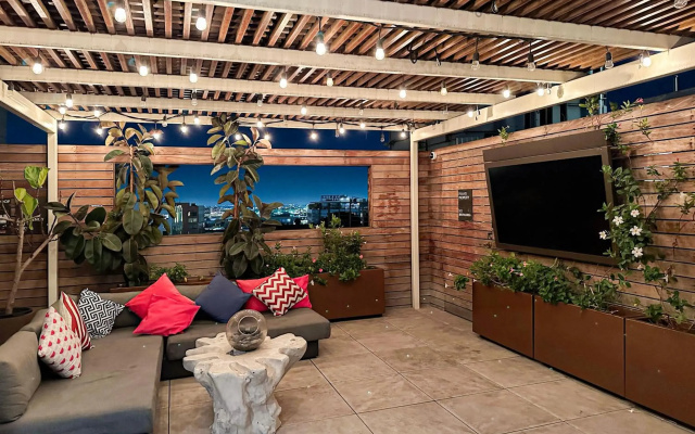 Urban Loft Apartment
