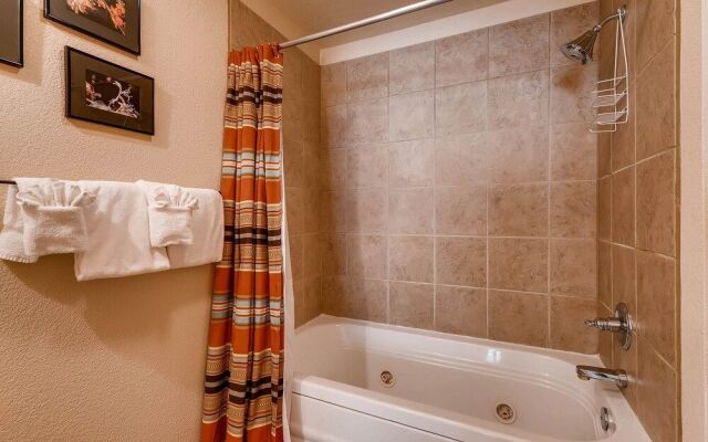 Trapper's Crossing #8780