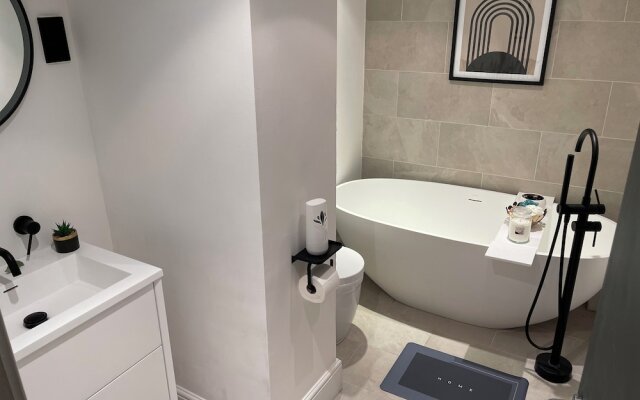 Immaculate 2-bed Apartment in London