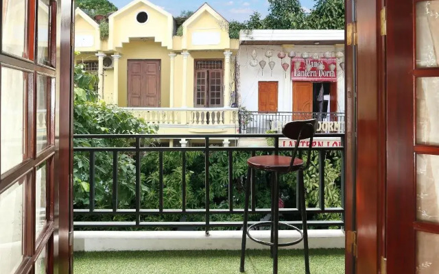 Hanoi House Hotel & Travel