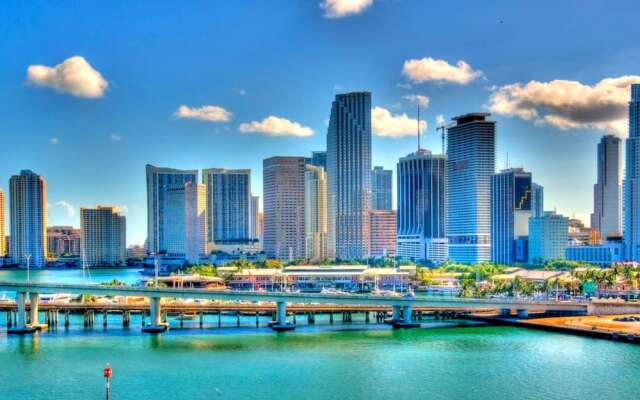 Iconic poolview Waterfront 2bd