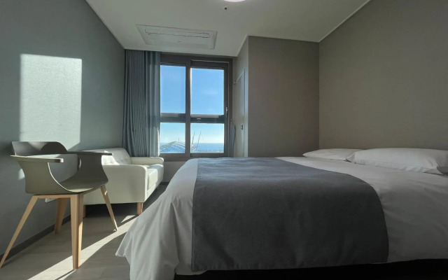 Bridge Residence Hotel