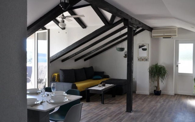 Špiro - Parking and Barbecue - A2 Potkrovlje