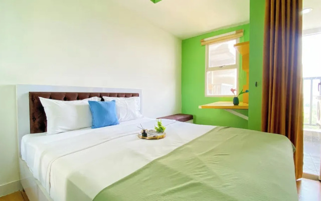Good And Homey Studio At Belmont Residence Puri Apartment