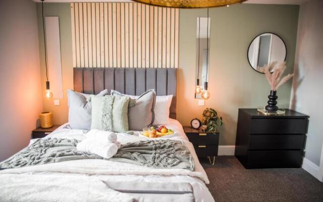 Derby's Beach Suites by Sasco Apartments