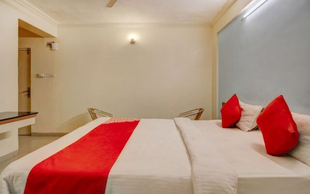 Capital O 40904 Hotel Satish Executive