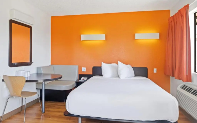 Motel 6 Carlsbad Downtown