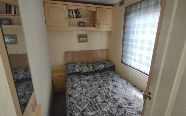 Charming 3-bed Caravan Cymtydu