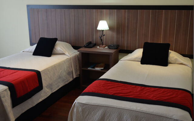 Huinid Pioneros Hotel