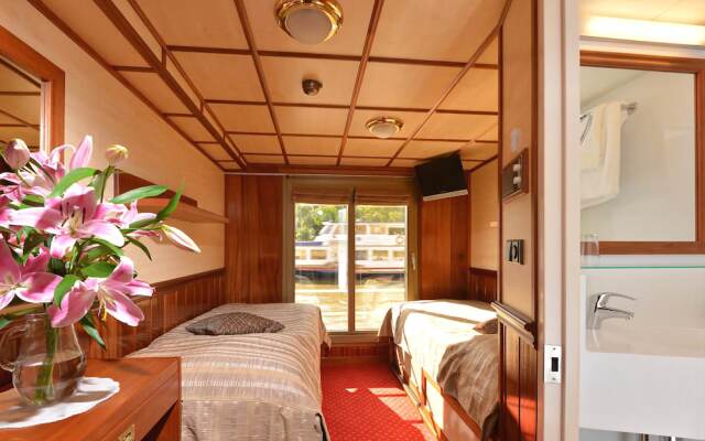 Florentina Boat Hotel