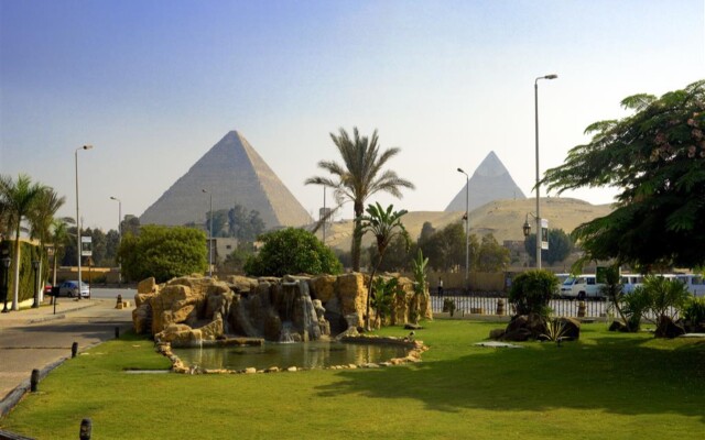 Le Meridien Pyramids Hotel & Spa