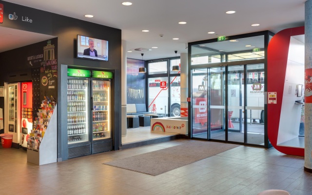 MEININGER Hotel Berlin Hauptbahnhof - Image 2