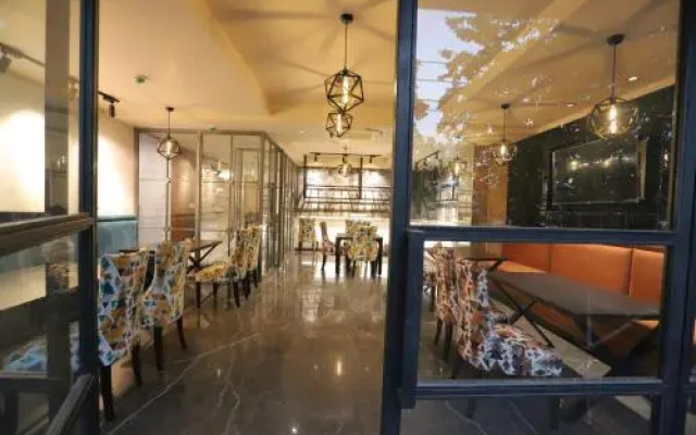 IP Royal Hotel - Couple Friendly Near Yamuna Sports Complex, Karkardooma New Delhi