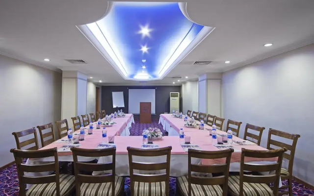 All Seasons Hotel