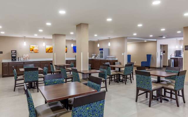 Comfort Inn & Suites Spring Lake - Fayetteville near Fort Bragg