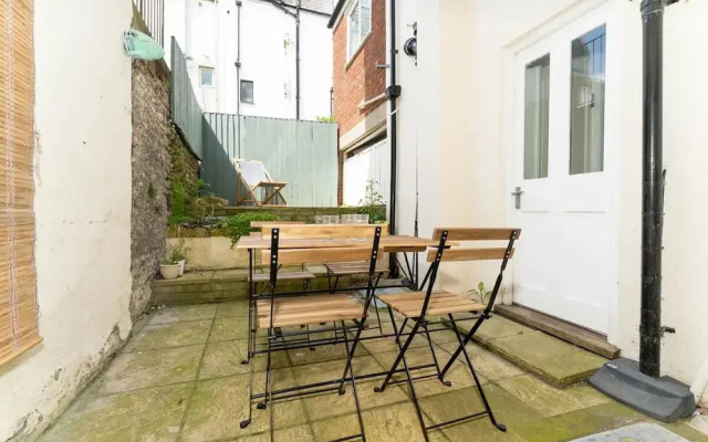 Host Stay Waterloo Apartment