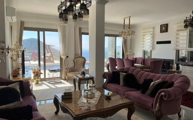 House Within 5 Min Walk to Beach in Akyarlar