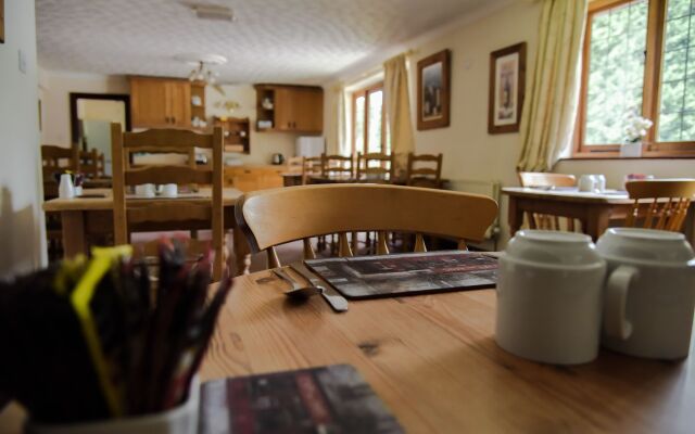 Little Foxes Hotel & Gatwick Airport Parking
