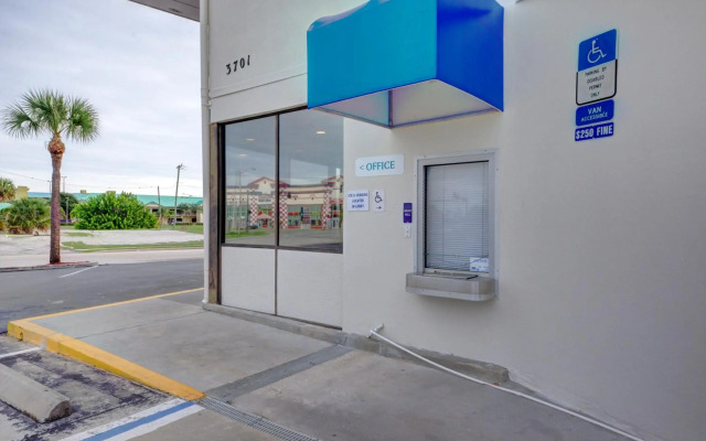 Motel 6 Cocoa Beach, FL