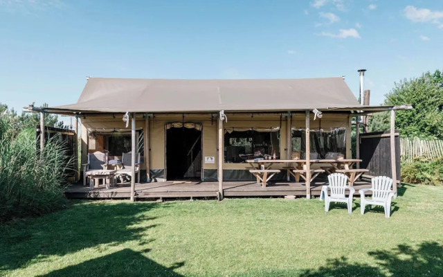 Woodlodge in Duynpark With Scenic Views