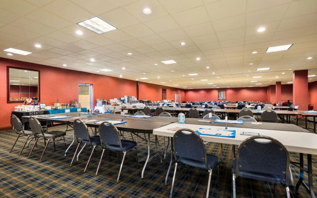 Quality Inn & Suites Syracuse Fairgrounds