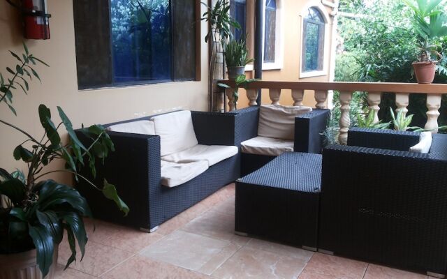 Penthouse Inn
