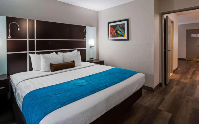 Best Western Carlton Suites