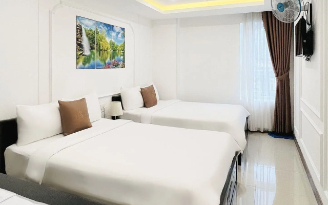 Phuong Dong Hotel & Apartment