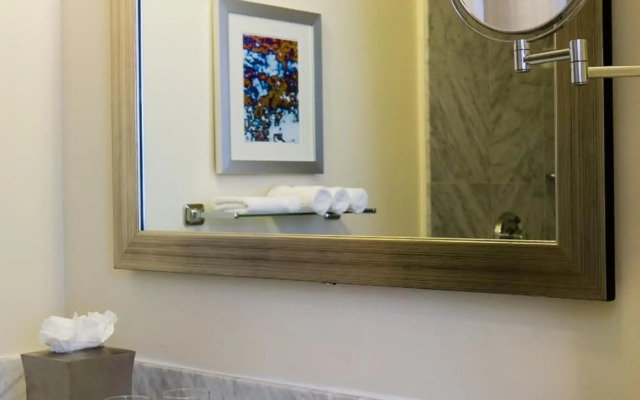 U Hotel Fifth Avenue